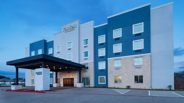 Fairfield Inn & Suites Hillsboro photo