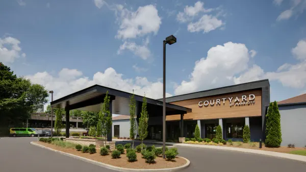 Courtyard Atlanta Windy Hill/Ballpark image