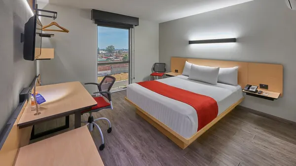 City Express by Marriott Salamanca photo
