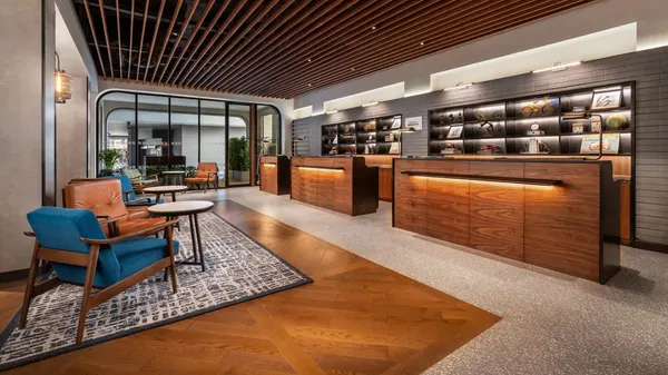 Four Points by Sheraton Bangkok, Sukhumvit 22 image