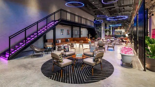 Moxy Bangkok Ratchaprasong photo