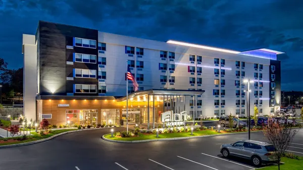 Aloft Framingham image