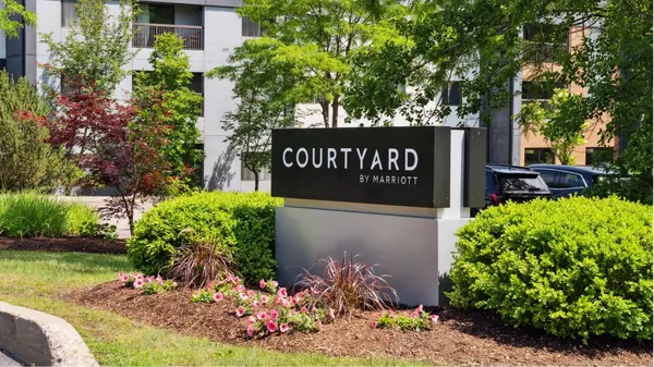 Courtyard Burlington Williston photo