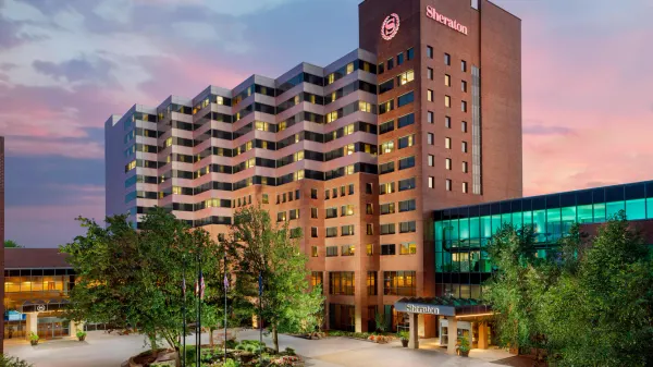 Sheraton Baltimore North Hotel image