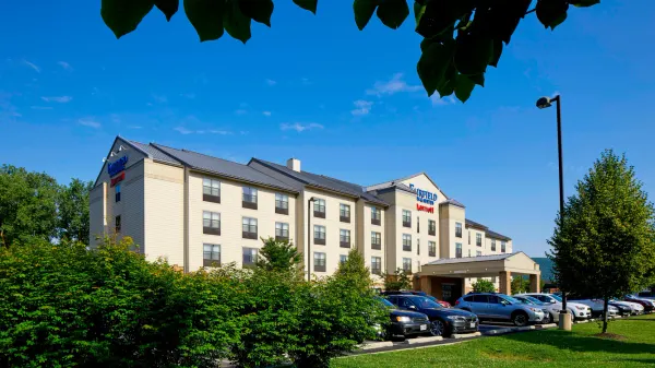 Fairfield Inn & Suites Cumberland photo
