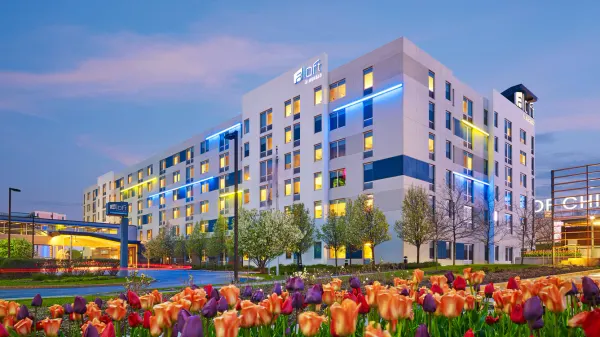 Aloft Chicago O'Hare image