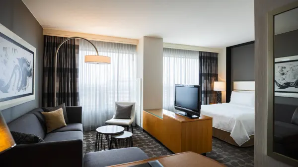 Renaissance Chicago O'Hare Suites Hotel image