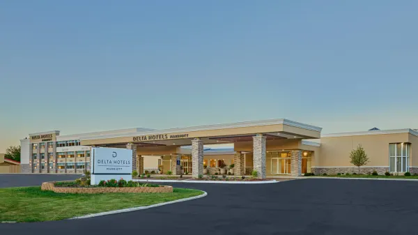 Delta Hotels Chicago Willowbrook image