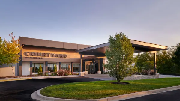 Courtyard Chicago Highland Park/Northbrook image