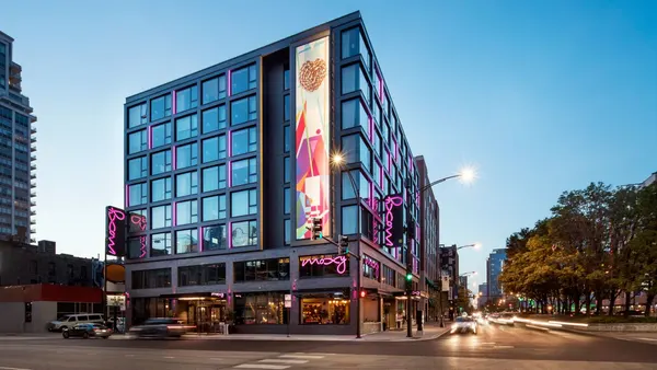 Moxy Chicago Downtown image