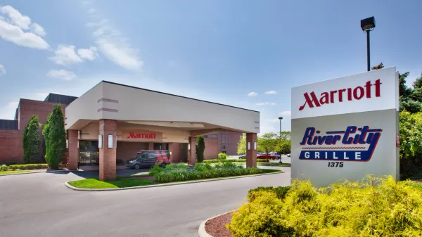 Columbus Airport Marriott photo