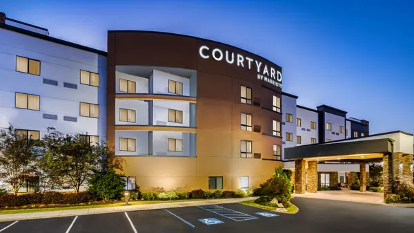 Courtyard Auburn photo