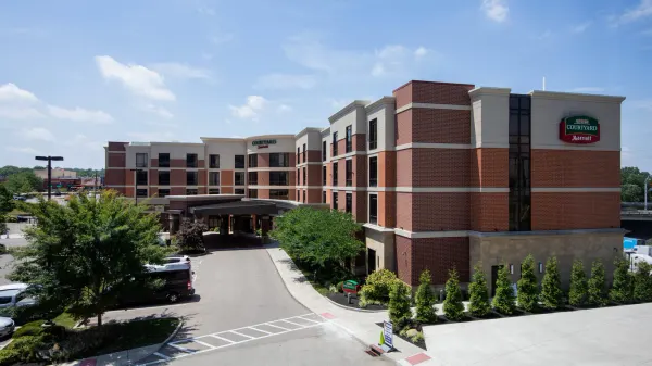 Courtyard Cincinnati Midtown/Rookwood image