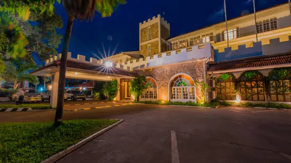 Protea Hotel Dar es Salaam Courtyard photo