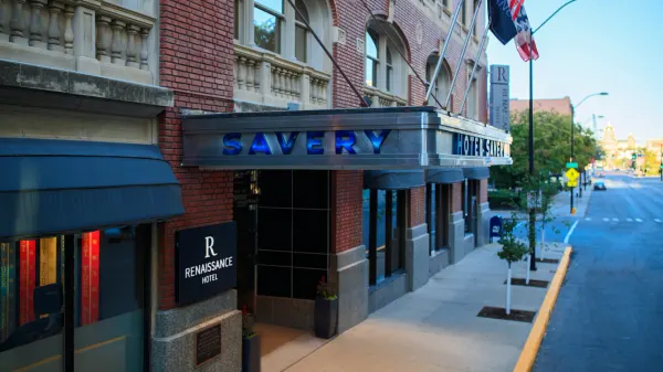 Renaissance Des Moines Savery Hotel image