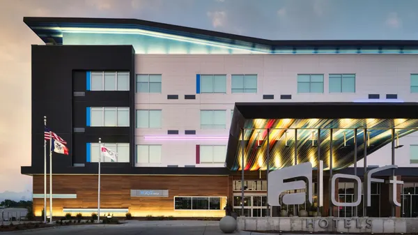 Aloft Waukee image
