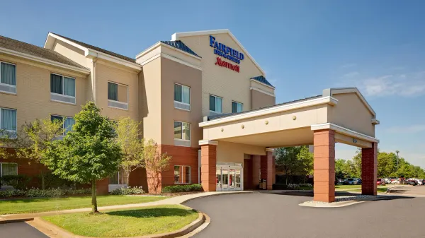 Fairfield Inn & Suites Detroit Metro Airport Romulus image