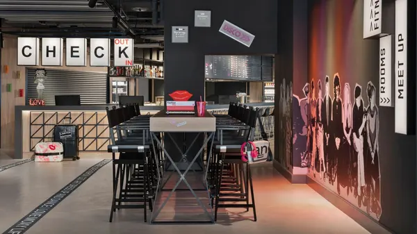 Moxy Duesseldorf City photo