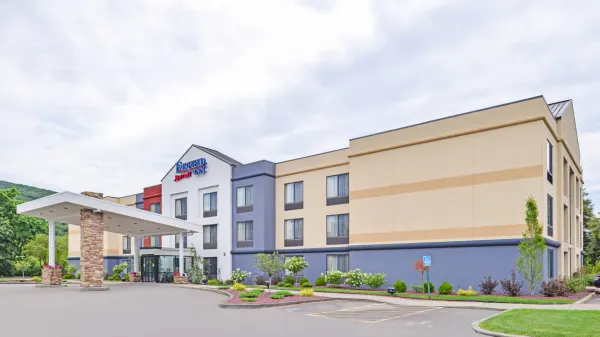 Fairfield Inn Corning Riverside image