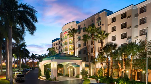 Courtyard Fort Lauderdale Airport & Cruise Port image