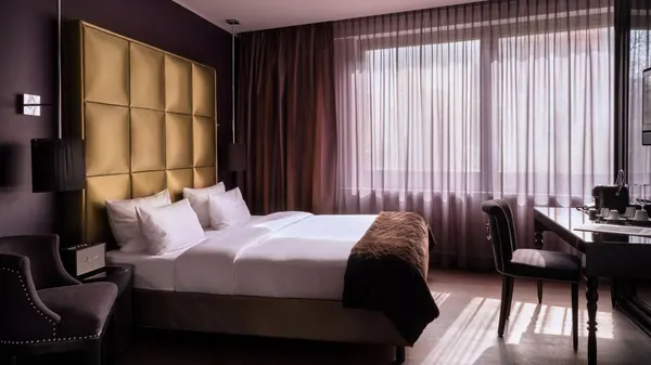 Roomers Frankfurt Central, Autograph Collection photo