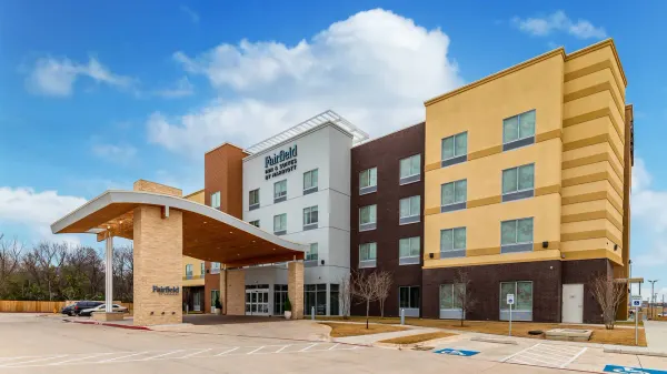 Fairfield Inn & Suites Gainesville I-35 photo
