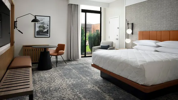 Sheraton Grand Rapids Airport Hotel image