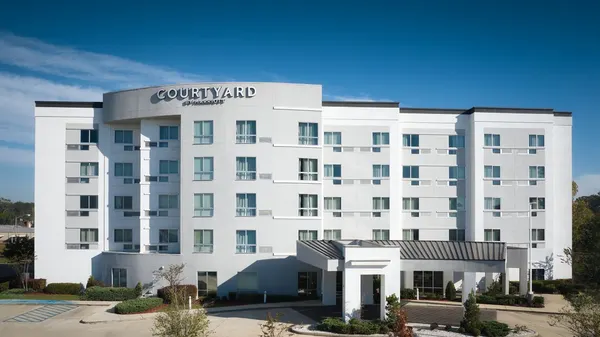 Courtyard Hammond photo