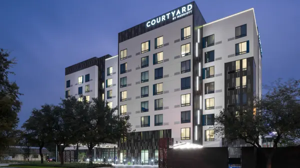 Courtyard Houston Heights/I-10 image