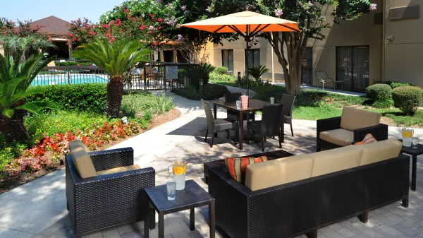 Courtyard Houston Hobby Airport image