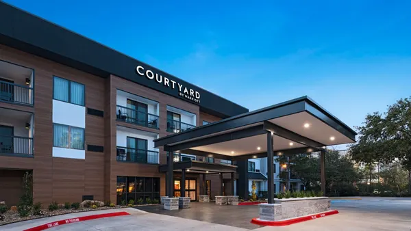Courtyard Houston The Woodlands photo