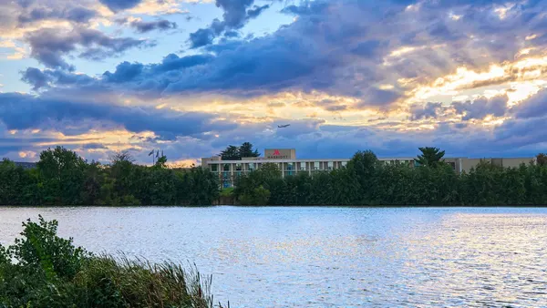 Washington Dulles Airport Marriott image