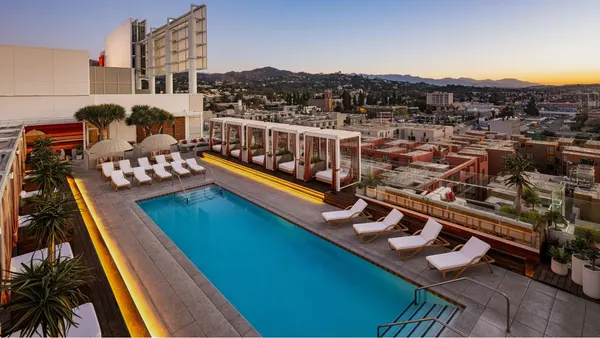 W Hollywood image