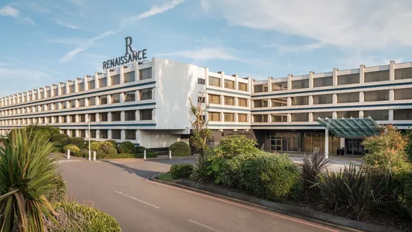 Renaissance London Heathrow Hotel photo