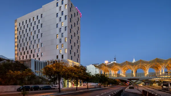 Moxy Lisboa Oriente photo