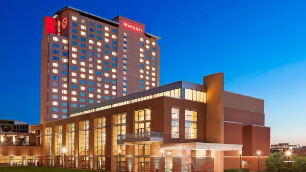 Sheraton Overland Park Hotel at the Convention Center photo