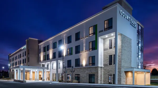 Courtyard Kansas City Olathe image