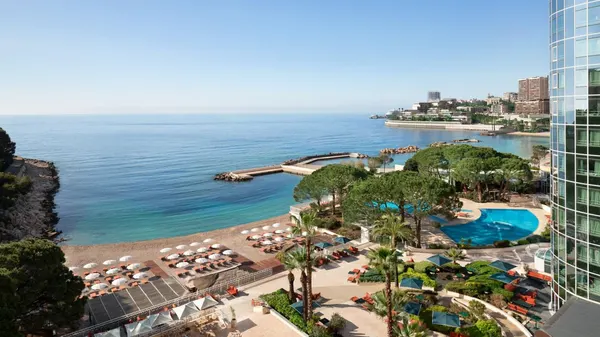 Le Méridien Beach Plaza photo