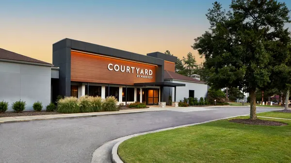 Courtyard Memphis East/Park Avenue image