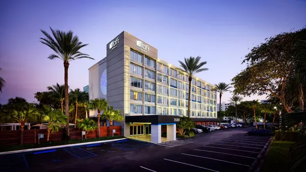 Aloft Miami Dadeland image