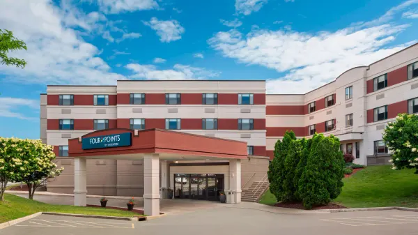 Four Points by Sheraton Milwaukee Airport image