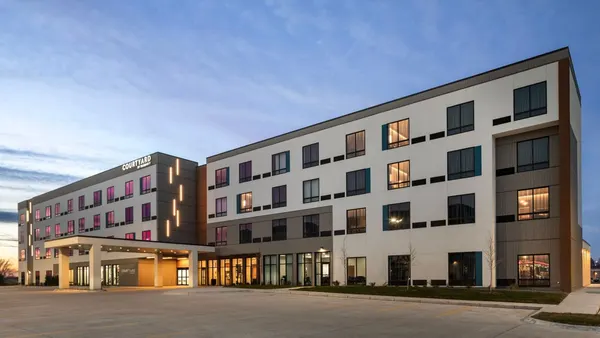 Courtyard Bettendorf image