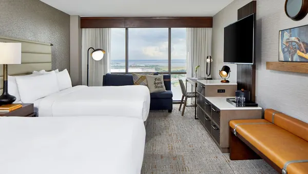 Renaissance Mobile Riverview Plaza Hotel photo
