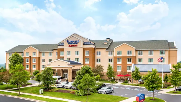 Fairfield Inn & Suites Madison East image