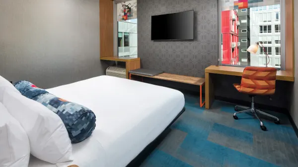 Aloft Minneapolis image