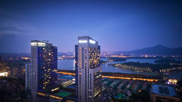 The Westin Nanjing Xuanwu Lake photo