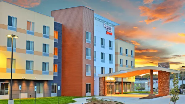 Fairfield Inn & Suites Omaha Northwest image