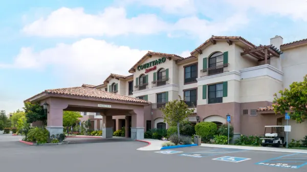 Courtyard Thousand Oaks Ventura County image