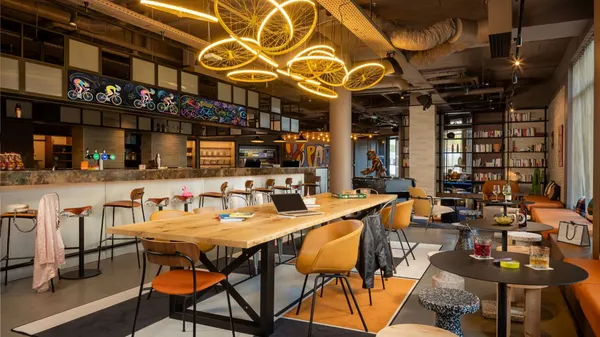 Moxy Paris Clamart photo