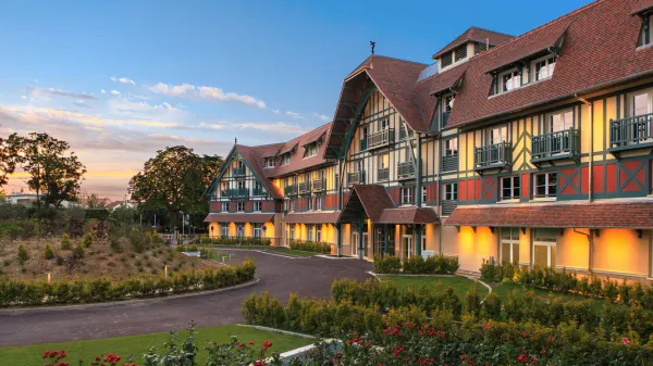 Renaissance Paris Hippodrome de St. Cloud Hotel photo